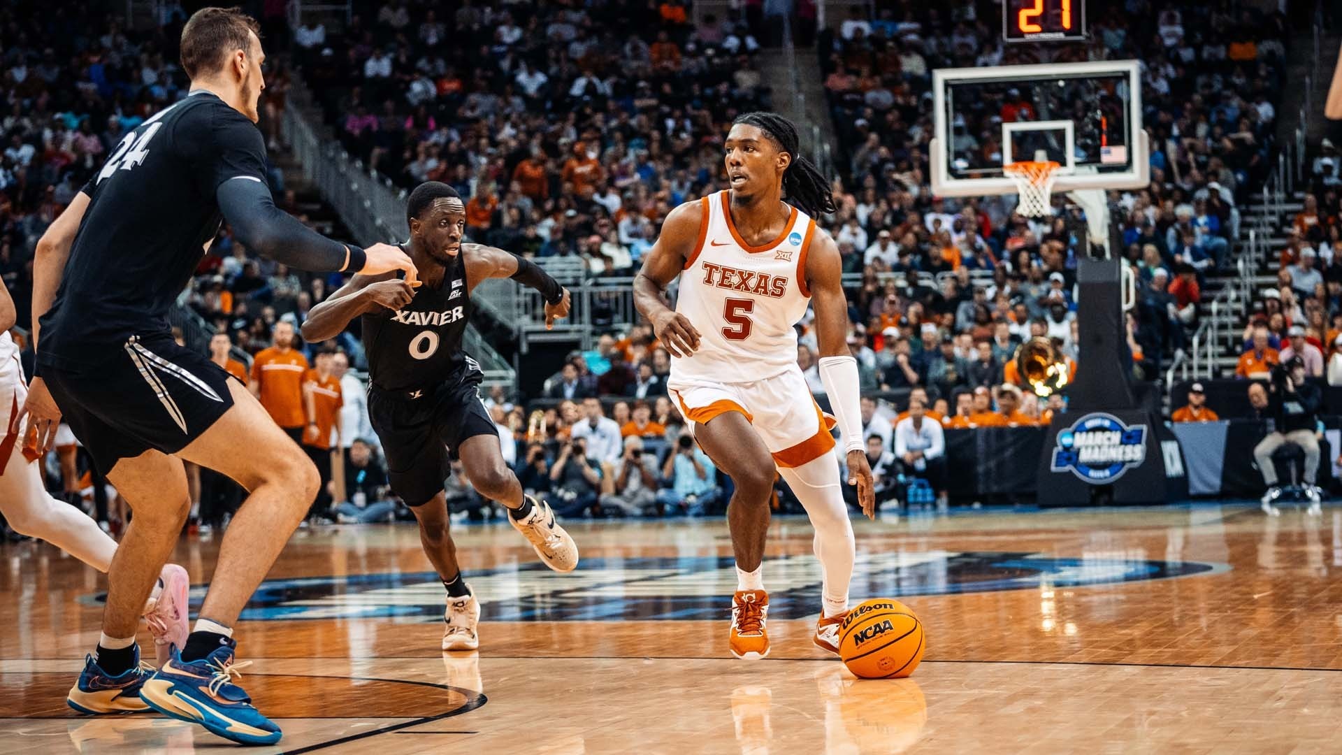 Carr Leads Texas Past Oklahoma State